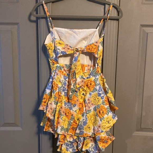 Floral open back romper! - Picture 2 of 2